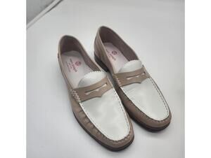 NWOB New Marc Joseph east village white beige penny loafer 9